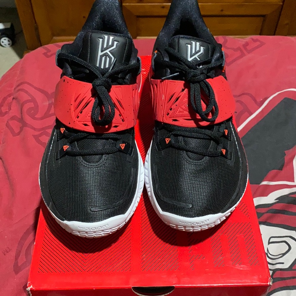 Kyrie 3 Low TB slightly worn